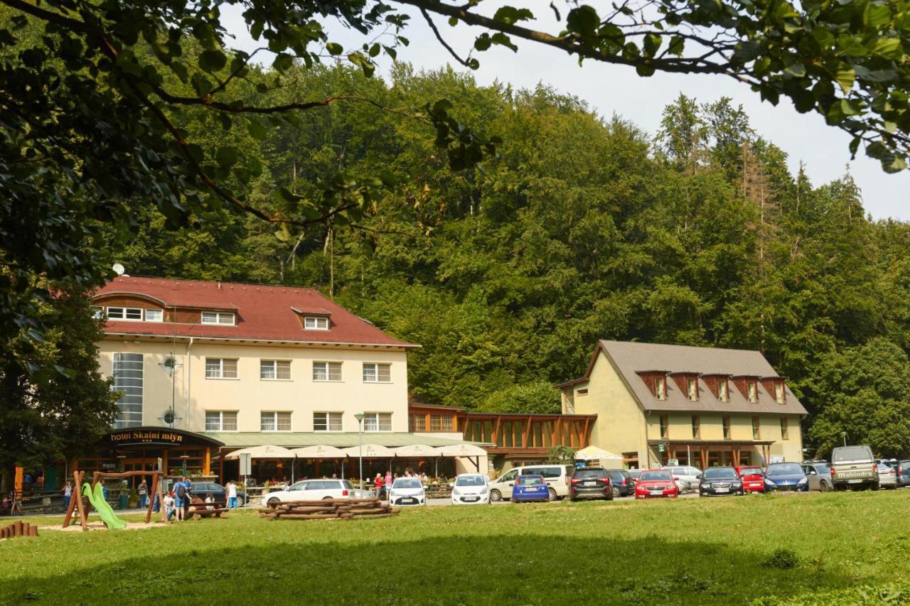 Hotel Skalni Mlyn บลันสโก ภายนอก รูปภาพ