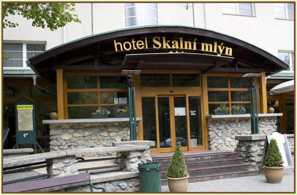 Hotel Skalni Mlyn บลันสโก ภายนอก รูปภาพ