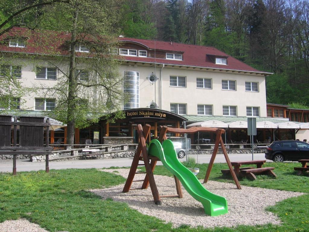 Hotel Skalni Mlyn บลันสโก ภายนอก รูปภาพ